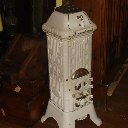 Konukevi Teresa Country Eptálofos