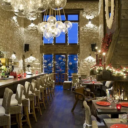 Konukevi Teresa Country Eptálofos